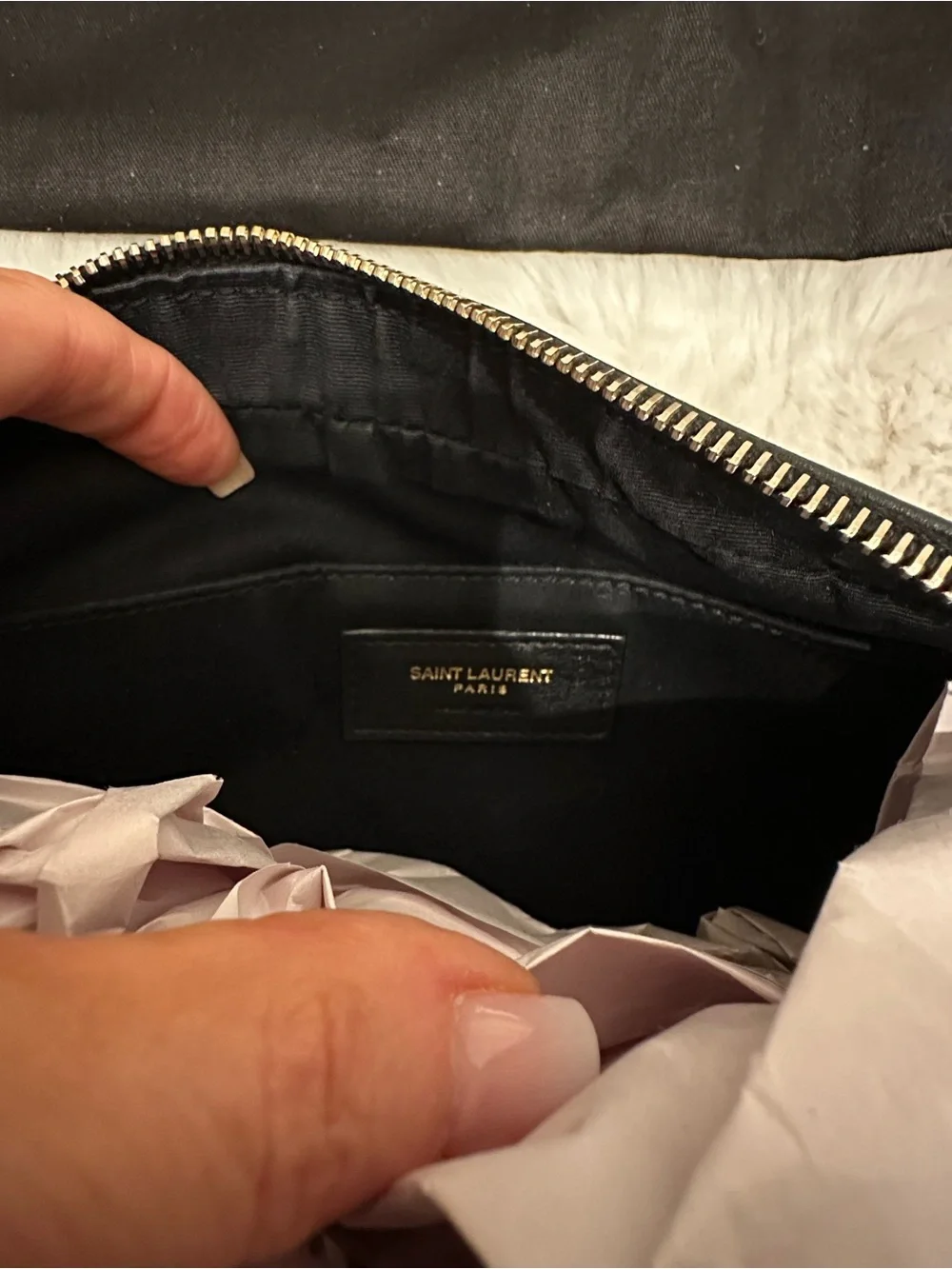 Saint Laurent Black and Beige Raffia Crossbody Camera Bag with Tassel - Picture 4 of 8